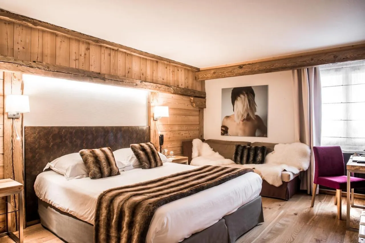 Au Coeur Du Village La Clusaz Hotel