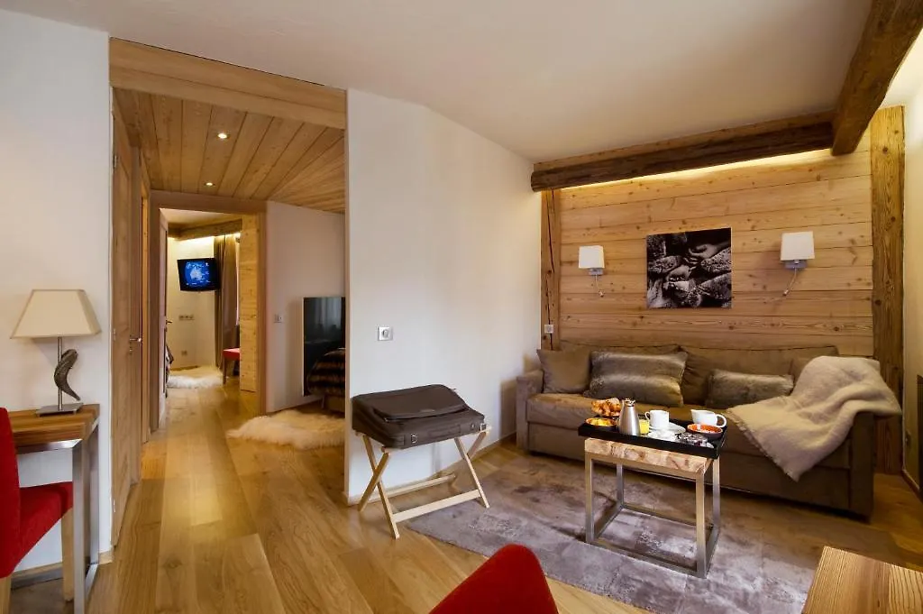 Au Coeur Du Village La Clusaz Hotel